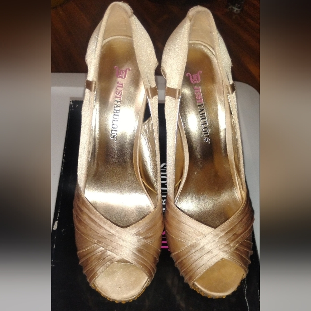 Just Fabulous Woman's High Heels Sz 7 - Picture 2 of 13
